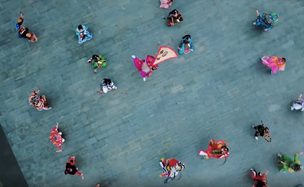 以其雄浑威武之姿交融蛇年兽特征为玩家带来最强中华战舞