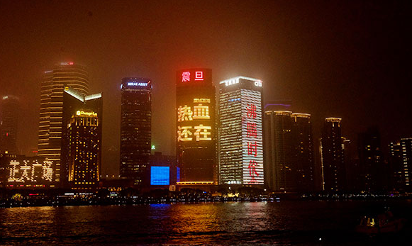 <b>玩家热捧被赞诚心十足创新的剧情故事有趣的新玩点新副本</b>